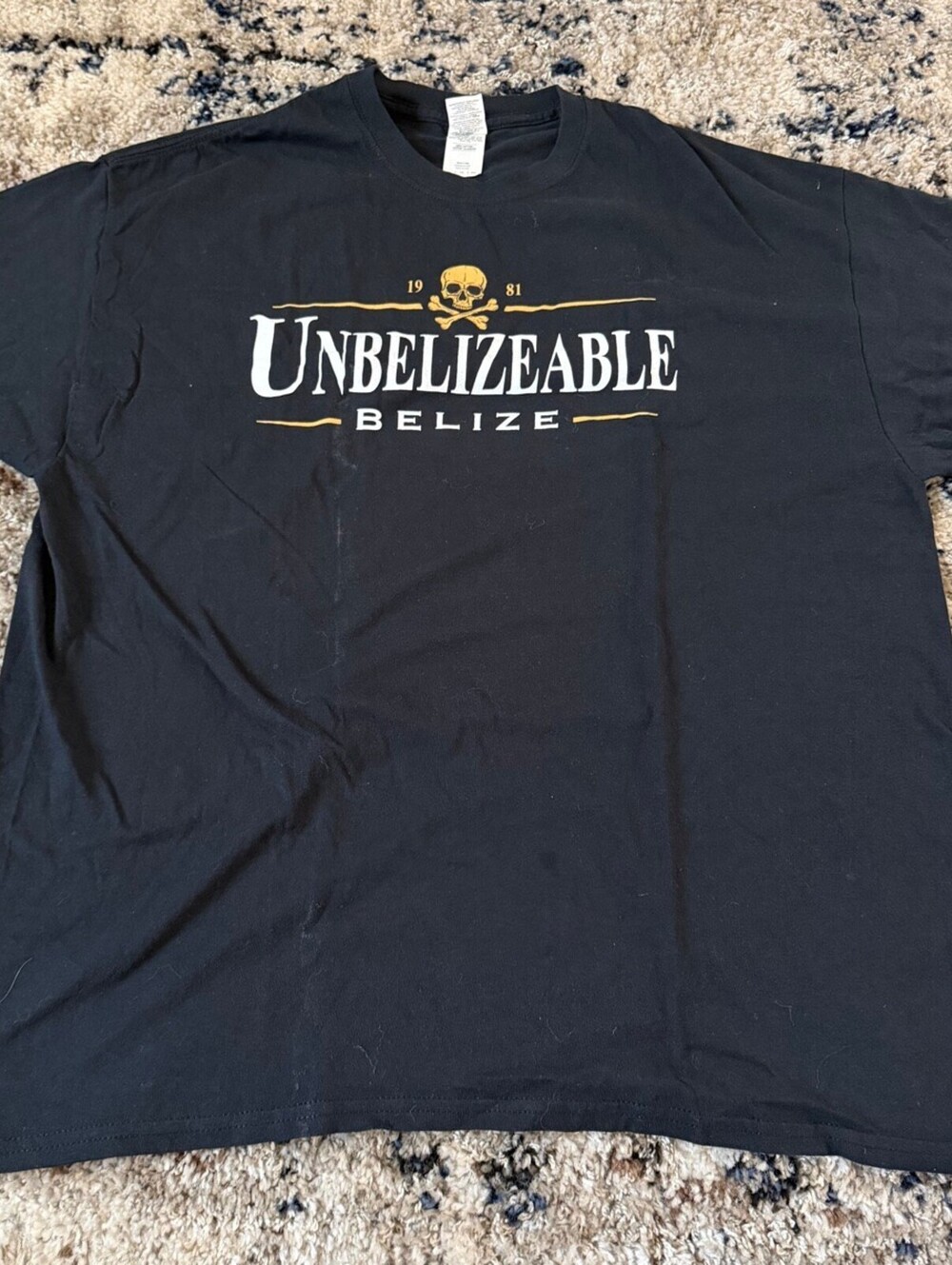 Gildan Unbelizeable Belize Skull Graphic Tee XL Black